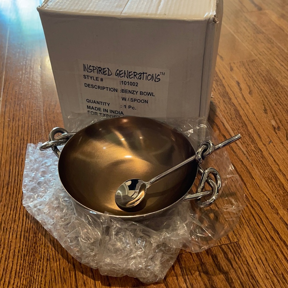 🌷INSPIRED GENERATIONS SERVING BOWL WITH SPOON